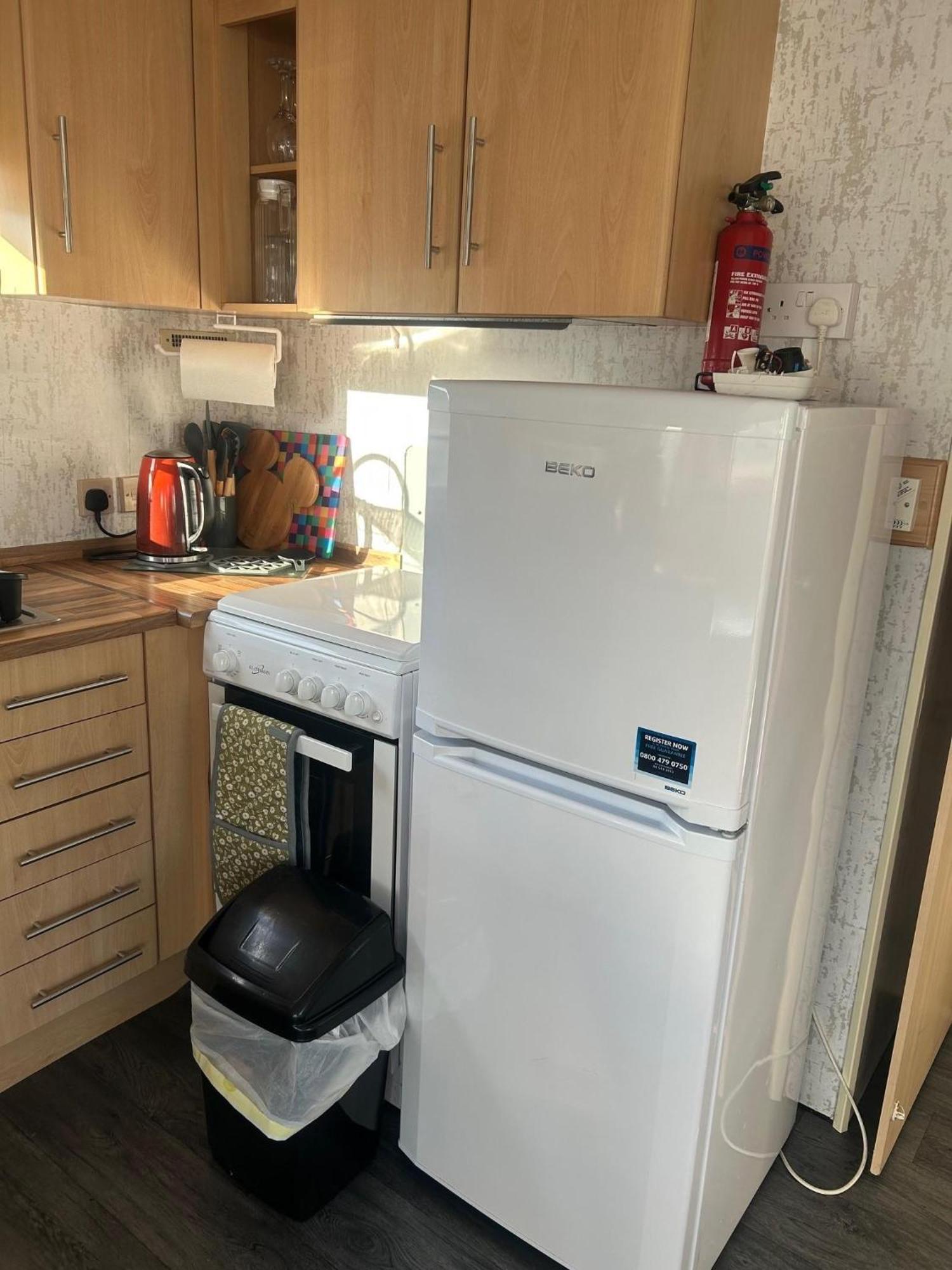 6 Berth Caravan For Hire By The Beach In Heacham, Norfolk Ref 21038C Exterior foto