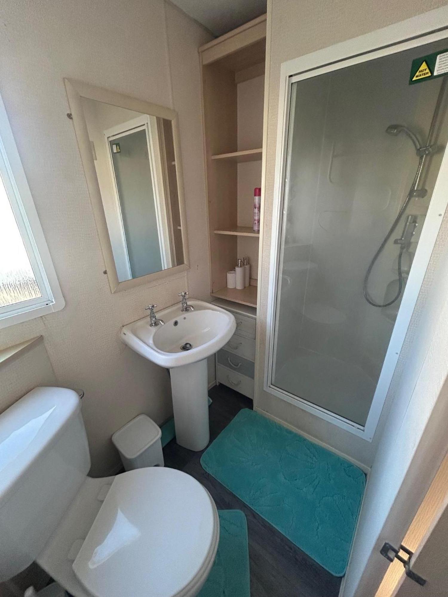 6 Berth Caravan For Hire By The Beach In Heacham, Norfolk Ref 21038C Exterior foto